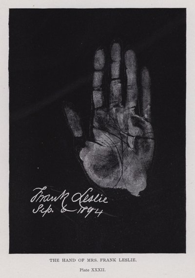 De hand van mevrouw Frank Leslie door English Photographer