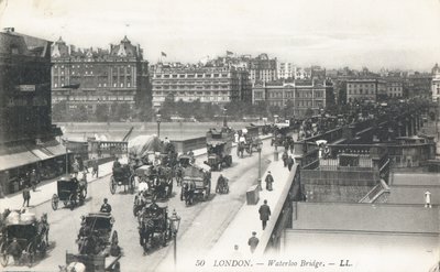 Verkeer over Waterloo Bridge door English Photographer