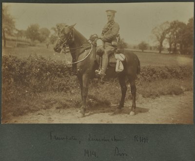 Trompettist van de Leicestershire Royal Horse Artillery in een trainingskamp in Diss, 1914 door English Photographer