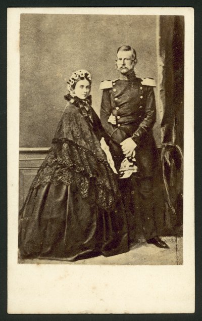 Victoria, Prinses Royal, en Prins Frederik van Pruisen door English Photographer