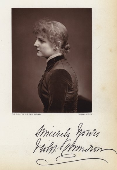 Violet Cameron door English Photographer