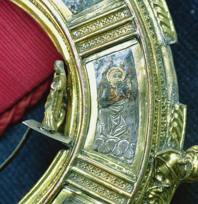 Engel die de trompet speelt, detail van de kromstaf van William of Wykeham (c.1320-1404) (verguld zilver en champlevé email) door English School
