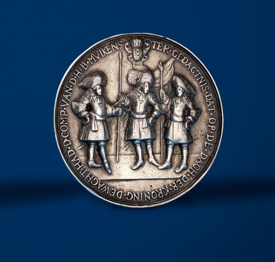 Medaille ter herdenking van de kroningsfestiviteiten van Willem en Mary in Amsterdam, 1869 (zilver) (achterkant van 419671) door English School