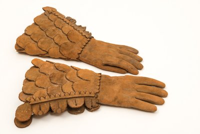 Mannen gepantserde handschoenen, ca. 1600-50 door English School
