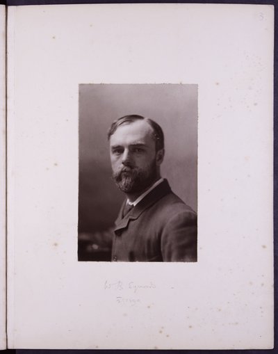 Portret van WR Symonds, ca 1900 (z/w foto) door English School