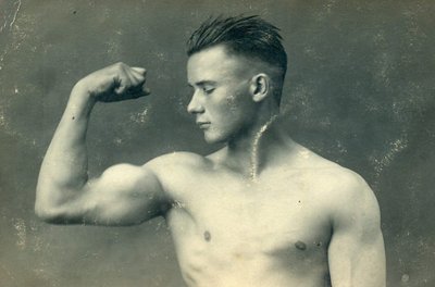 Portret van een bodybuilder door English School