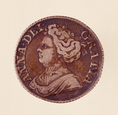 Zilveren Engelse Groschen, regering van koningin Anne Stuart (Anne van Groot-Brittannië) (1665-1714) 1712. Diam. 2,5 cm Napels, archeologisch museum door English School