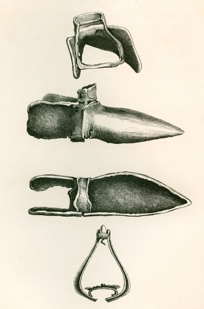 Stijgbeugels en Sollerets, uit The British Army: Its Origins, Progress and Equipment, gepubliceerd 1868. door English School