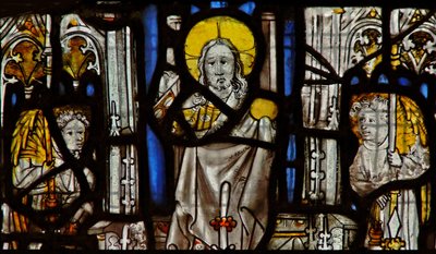Raam met Christus en twee engelen door English School