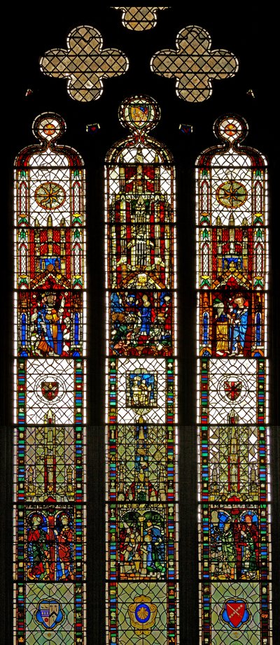 Raam w31 met een samengesteld raam met St. Edmund, St. William, St. George, Annunciatie, Aanbidding der Wijzen door English School
