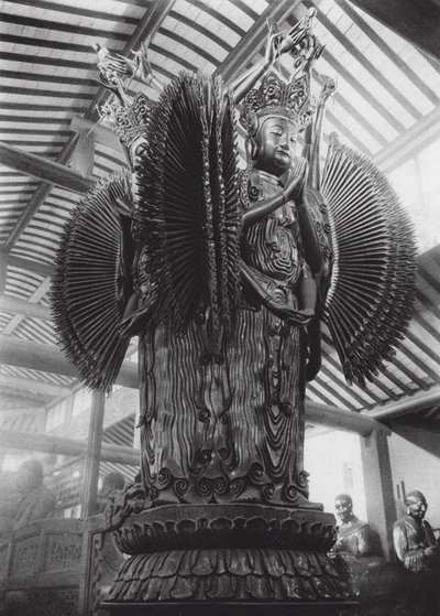 Suchou, Kieh tung sze, Kiangsu, Duizendarmige Kuanyin van de Vier Hoofdpunten in Kieh tung Klooster door Ernst Boerschmann