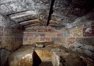 Binnenkant van het Francois-graf in de necropolis van Ponte Rotto, 4e eeuw v.Chr. door Etruscan