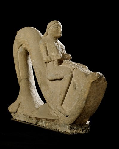 Etruskische beschaving: jonge man die op een dolfijn rijdt. Steenbeeldhouwwerk 550 v.Chr. Hoogte 82 cm Rome, Museo Nazionale di Villa Giulia door Etruscan