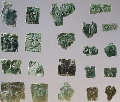 Ex-voto in bronzen plaat met ogen. Artefacten uit de objecten van het Heiligdom van Reithia Este (Venetië). Etruskische Beschaving, 5e-4e eeuw v.Chr. door Etruscan