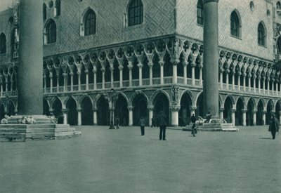 Hoek van het Dogepaleis op de Piazzetta di San Marco, Venetië, Italië, 1927 door Eugen Poppel