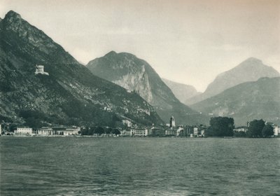 Riva del Garda vanaf het Gardameer, Italië, 1927 door Eugen Poppel