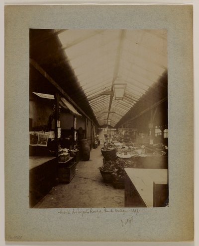 Marché des Enfants-Rouges, rue de Bretagne, 3e arrondissement, Parijs door Eugène Atget