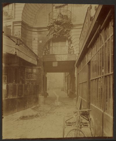 Drakenpoort door Eugène Atget