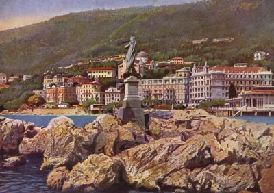 Abbazia, nu Opatija in Kroatië: Madonna del Mare, op de achtergrond de Kerk van S Maria Annunciata (foto) door European Photographer