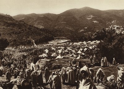 Moulay-Idris, Pelgrimskamp door European Photographer