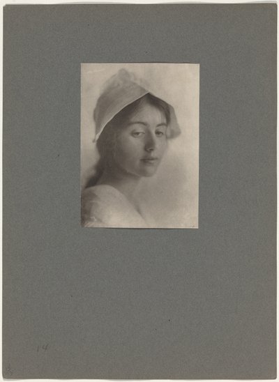 Een studiehoofd,1910 (foto) door Eva Watson