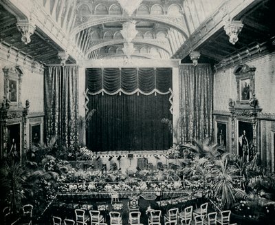 De Waterloo Kamer, Windsor Castle, ingericht als theater voor de staatsvoorstellingen van 1891, ca. 1891, 1901 door Eyre and Spottiswoode