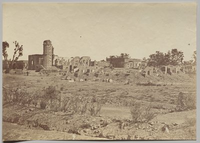 Het Kerkhof en de Residentie in de Verte door Felice A. Beato