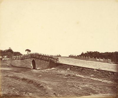 Brug van Pa-lu-chian, de plaats van het gevecht met de keizerlijke Chinese troepen bij Pekin, 21 september 1860 door Felice Beato
