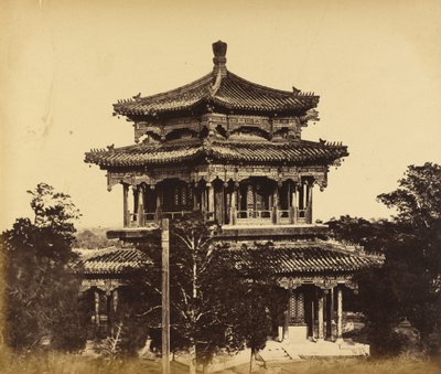 [Het grote keizerlijke paleis (Yuan Ming Yuan) voor de brand, Pekin, 18 oktober 1860]. door Felice Beato