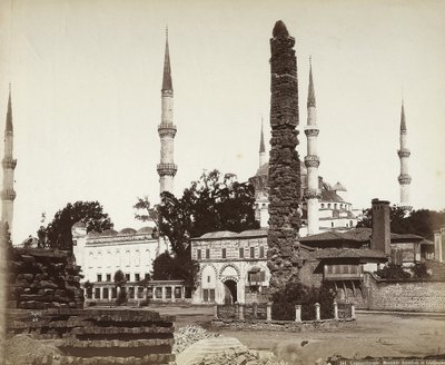 Moskee van Amedieh en Obelisk in Constantinopel door Félix Bonfils