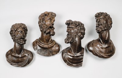 Set van vier bustes van mannen, mogelijk profeten, waarschijnlijk Antwerpen, midden 16e eeuw door Flemish School