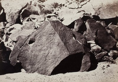 Sinaïtische inscripties in Wadee El-Mukattab door Francis Frith