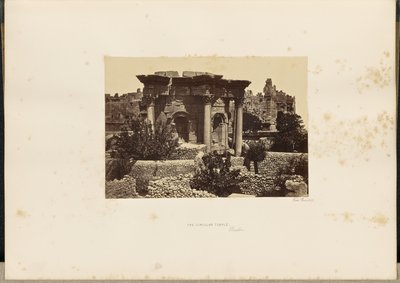 De ronde tempel, Baalbec door Francis Frith