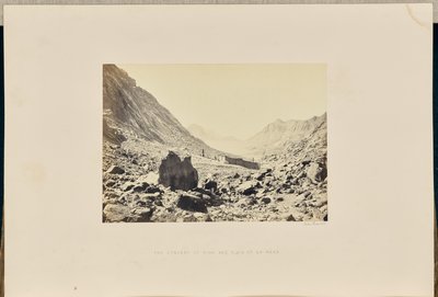 Het klooster van de Sinaï en de vlakte van Er-Raha door Francis Frith