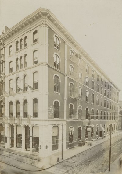 S.S. White Gebouw door Frank Hamilton Taylor