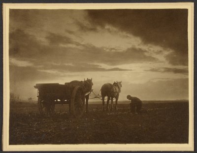 Tussen de rapen door Frank Meadow Sutcliffe