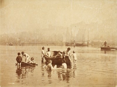 River Rats door Frank Meadow Sutcliffe