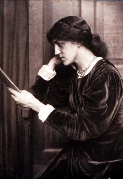 Portretfoto van May Morris, dochter van Jane Morris door Frederick Hollyer door Frederick Hollyer
