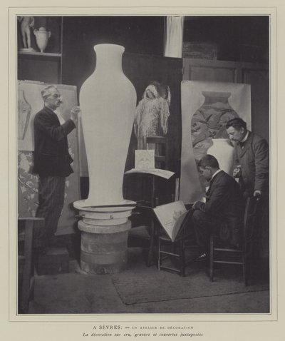 Decoratiewerkplaats in de Sèvres porseleinfabriek, Frankrijk door French Photographer