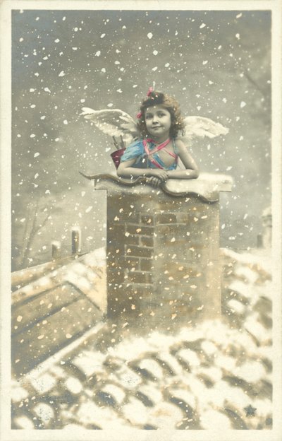 Meisjesengel komt uit schoorsteenpot in de sneeuw door French Photographer
