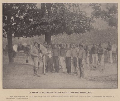 De Commune van Parijs, de Luxemburgse tuin bezet door de cavalerie van Versailles door French Photographer