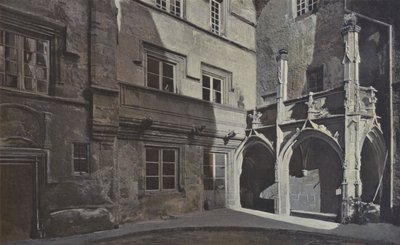 Rodez, Huis op het Estaingplein, Uitzicht op de binnenplaats door French Photographer