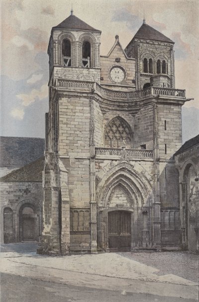 Souvigny, Kerk, Westgevel door French Photographer
