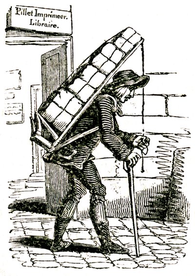 Commissionaire (koerier) in de 19e eeuw die de boekhandelaar Pillet in Parijs verlaat, met een lading boeken op zijn rug door French School