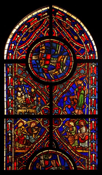 Een deel van een raam uit de kerk van Varennes-Jarcy (oorspronkelijk uit de Abdij van Gercy?); scènes omvatten de Annunciatie aan de Herders, de Synagoge en muzikale engelen door French School