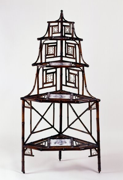 Verre Oosten stijl Tweede Keizerrijk (Napoleon III) bamboe hoeketagère plantenstandaard met Franse majolica tegels en vier niveaus, 2e helft van de 19e eeuw, Frankrijk door French School
