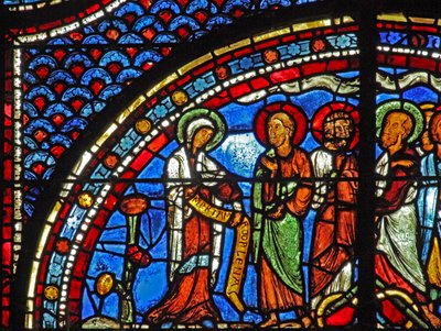 Het Maria Magdalena-raam: Maria vertelt de discipelen over de Opstanding door French School