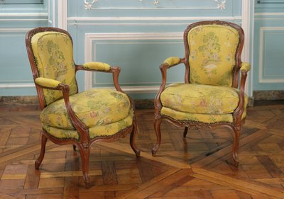 Paar Louis XV fauteuils, 1723-74 door French School