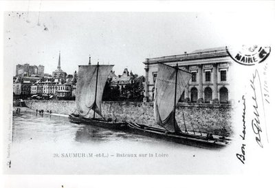 Ansichtkaart met schepen op de Loire bij Saumur, Frankrijk, voor 1914 door French School