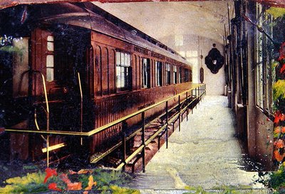 Ansichtkaart met de spoorwegwagon waar de ondertekening van de wapenstilstand plaatsvond in Rethondes in het bos van Compiègne op 11 november 1918 om 5 uur 
